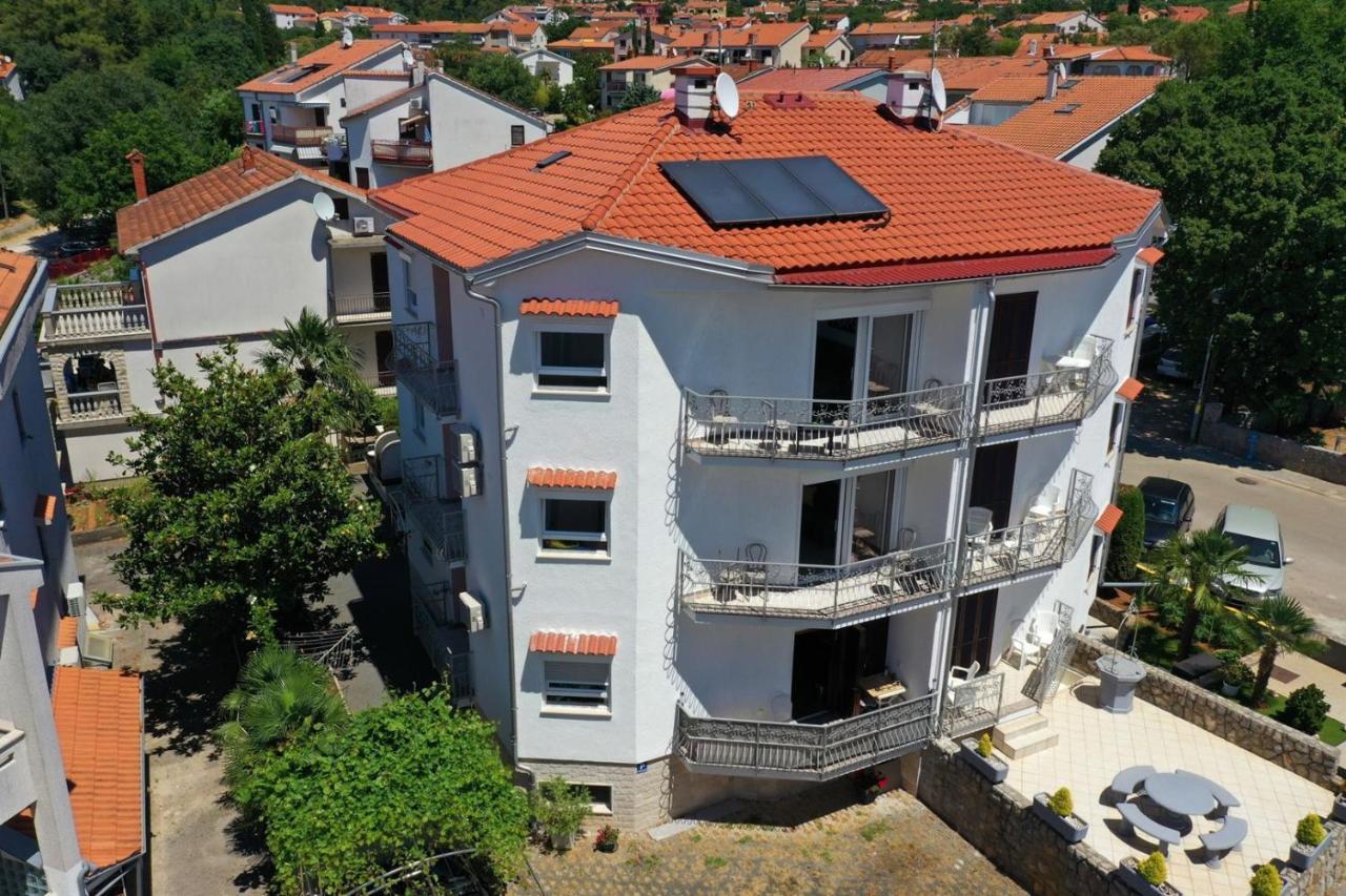 Apartments Mary Malinska Exterior photo